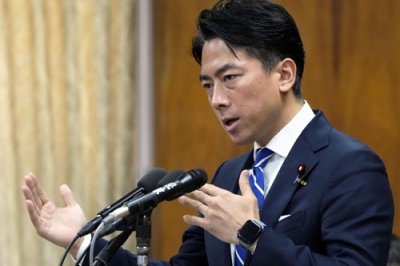 写真：衆院農林水産委で、立憲民主党の野田代表の質問に答弁する小泉農相＝２８日午前