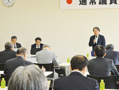 写真：あいさつする木村会頭