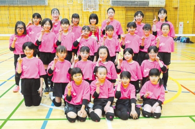 写真：南北海道大会へ出場するＴＲＹｉｓ八丁平の選手たち