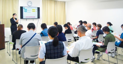 写真：カスハラ対策や情報管理について学んだ講座