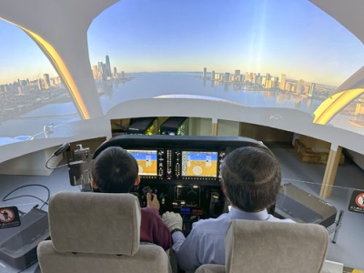 写真：日本航空機操縦士協会が所有するフライトシミュレーター（同協会提供）