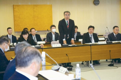 写真：苫小牧市独自の宿泊税の制度設計について意見を交わした懇談会の初会合