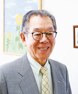 写真：２年後に控えた創立１１０周年への思いなどを語る白鳥会の川本会長