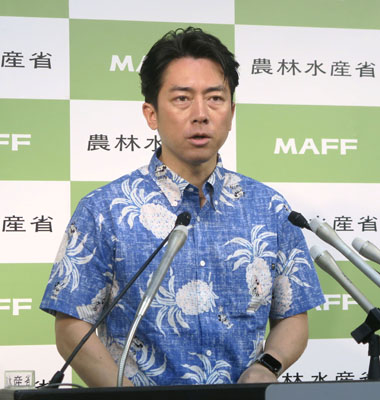 写真：記者会見する小泉農相＝３日午前、農水省