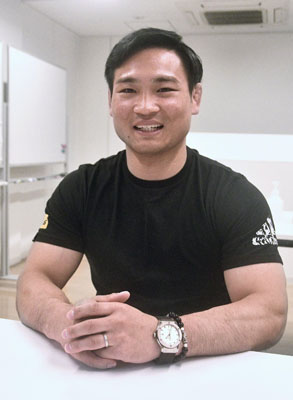 写真：取材に応じる柔道日本男子コーチの海老沼匡さん＝５月、東京都目黒区