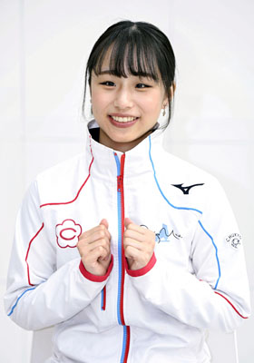 写真：インタビューに答えるフィギュアスケート女子の山下真瑚