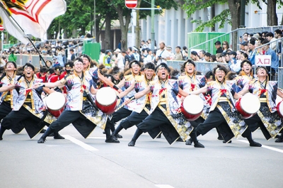 写真：躍動感のある踊りでファイナルステージ優秀賞に輝いた室蘭百花繚蘭
