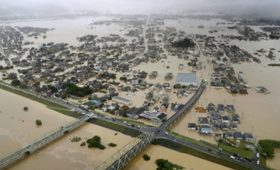 写真：２０１８年７月の西日本豪雨で冠水した岡山県倉敷市真備町
