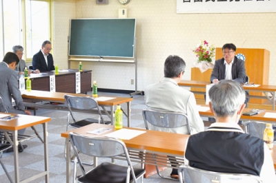 写真：松下、戸田両氏の後援会設立を承認した自民党壮瞥支部の臨時総会