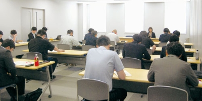 写真：参院選に向けた事務の注意点などについて確認した会議