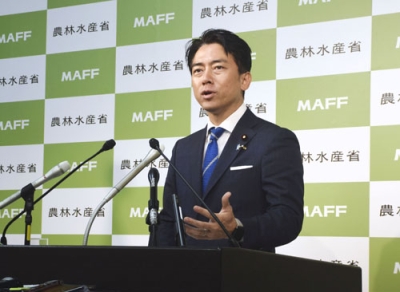 写真：閣議後の記者会見で発言する小泉農相＝２０日午前、農水省