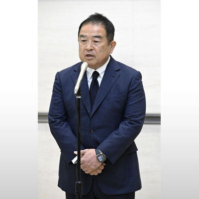 写真：人気グループ「ＴＯＫＩＯ」メンバーの国分太一さんの番組降板について、報道陣の取材に応じる日本テレビの福田博之社長＝２０日午後、東京都港区