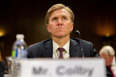 写真：米上院軍事委員会の公聴会に出席したエルブリッジ・コルビー氏＝３月、ワシントン（ゲッティ＝共同）