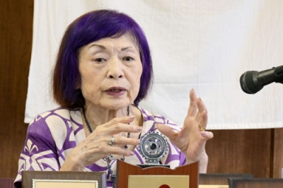 写真：講話で被爆当時の体験を語る小松宏生さん＝２０２４年７月、栃木県高根沢町