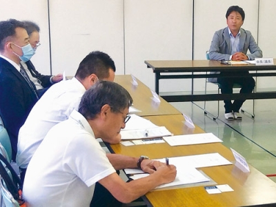 写真：国民健康保険の２５年度事業計画などを承認した運営協議会