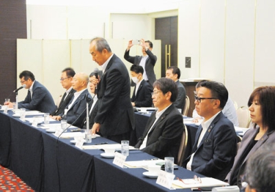 写真：商工業対策の進ちょく状況が紹介された説明会