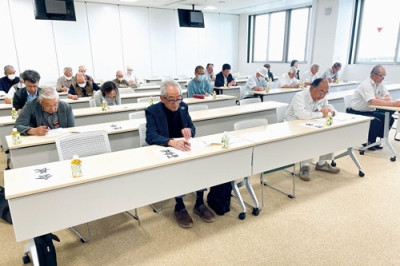 写真：本年度事業計画を決めた胆振西部交通安全指導員連絡協の総会