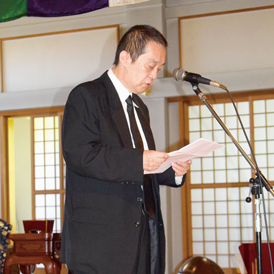 写真：集会のあいさつで「平和を願う心を持つことが重要」と話す日西代表