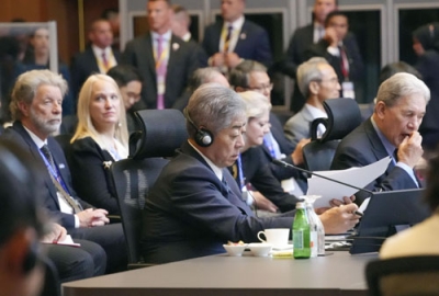 写真：東アジアサミット外相会議に出席した岩屋外相（中央）＝１１日、マレーシア・クアラルンプール（共同）