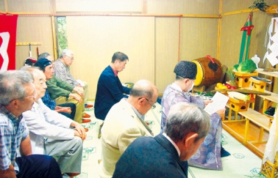 写真：祭典の安全と成功を祈願した神事