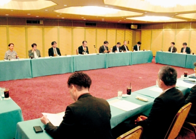 写真：２０２５年度事業を決めた合同会議