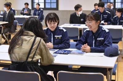 写真：広島県呉市の海上保安大学校で開かれたオープンキャンパス（海上保安庁提供）