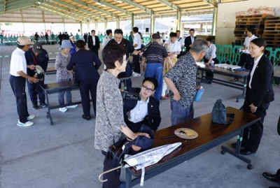 写真：参院選での石破首相の演説会場で行われた金属探知と手荷物検査＝鹿児島県霧島市