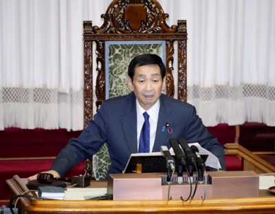 写真：参院本会議で議長に再選された自民党の関口昌一氏＝１日午前