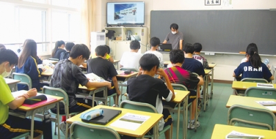 写真：生徒たちが進路の参考にした職業講話