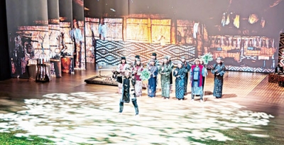 写真：５周年の節目を祝った伝統芸能「イノミ」の上演