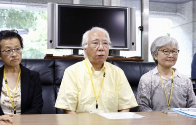 写真：記者会見する北電泊原発３号機の再稼働に反対する市民団体の代表ら＝８日午前、道庁