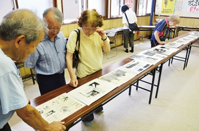 写真：世に出回らなかった貴重な写真を並べた「不許可写真展」