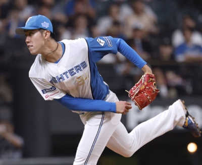写真：ロッテ戦に先発し７回２失点で２勝目を挙げた日本ハム・福島＝エスコンフィールド