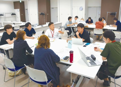 写真：災害発生時の対策について話し合う西胆振各自治体の出席者