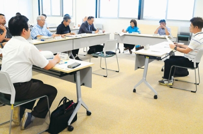 写真：次期共生ビジョンに向け協議した第１回西いぶり定住自立圏共生ビジョン懇談会