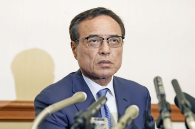 写真：定例記者会見に臨む経済同友会の新浪剛史代表幹事＝３日午後、東京都千代田区