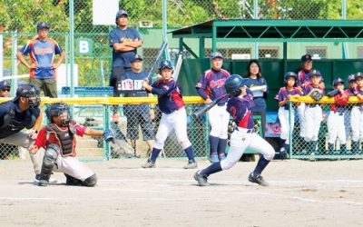 写真：１点差の好ゲームを繰り広げた豊浦と虻田・舟岡合同の決勝戦
