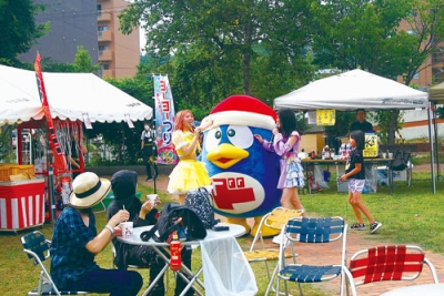 写真：アイドルのライブも行われたイベント会場