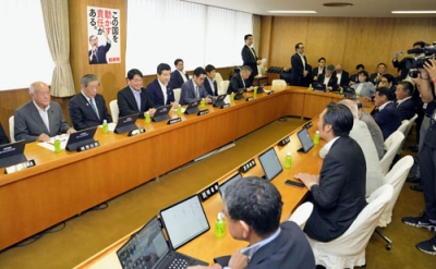 写真：自民党本部で開かれた総務会＝９日午前、東京・永田町