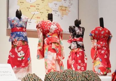 写真：岩手県陸前高田市の市立博物館で常設展示されている「オシラサマ」＝８月