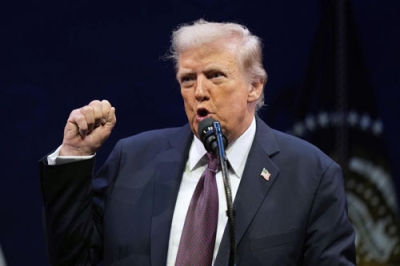 写真：８日、ワシントンで開かれた公聴会で演説するトランプ米大統領（ＡＰ＝共同）