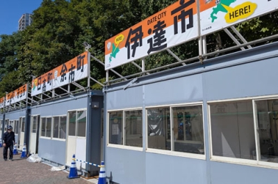 写真：会場準備が進む大通公園