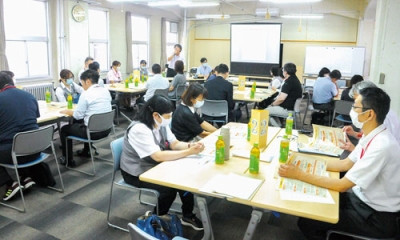 写真：郵便局との連携を深めて認知症と思われる高齢者対応を進めている