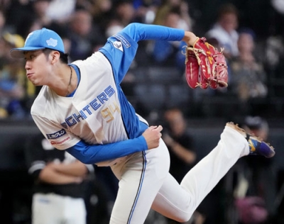 写真：ロッテ戦に先発し５回２失点で５勝目を挙げた日本ハム・福島＝エスコンフィールド