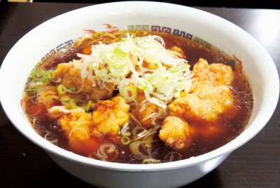 写真：ボリューム満点の「ザンギラーメン」