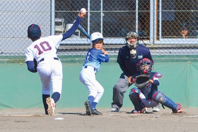 写真：優勝を目指して熱戦を繰り広げる選手たち
