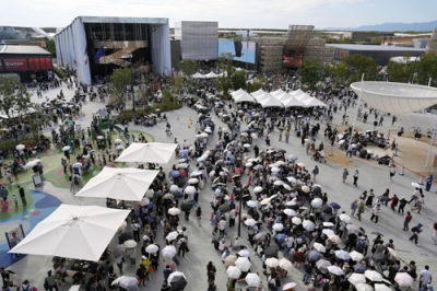 写真：混雑する大阪・関西万博会場＝２７日、大阪市此花区の夢洲