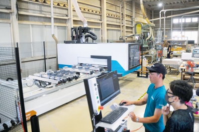 写真：大協が導入した工作機械