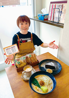 写真：「豆乳坦々そば」や、そば粉で作ったスイーツなどが人気を集める