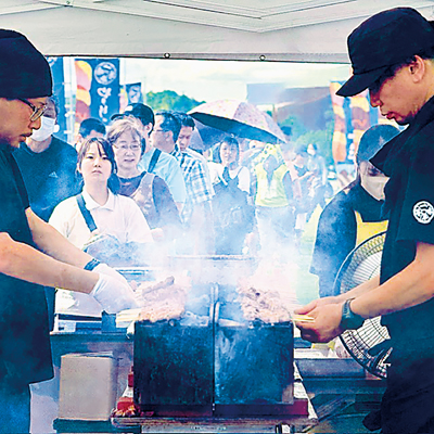 写真：大勢の来場者が列をつくった、やきとりの一平本店のブース（提供写真）